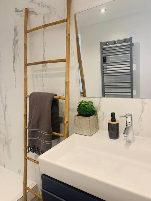 Appartement Design Sur Vauban - Clim Et Wifi Marseille Eksteriør billede
